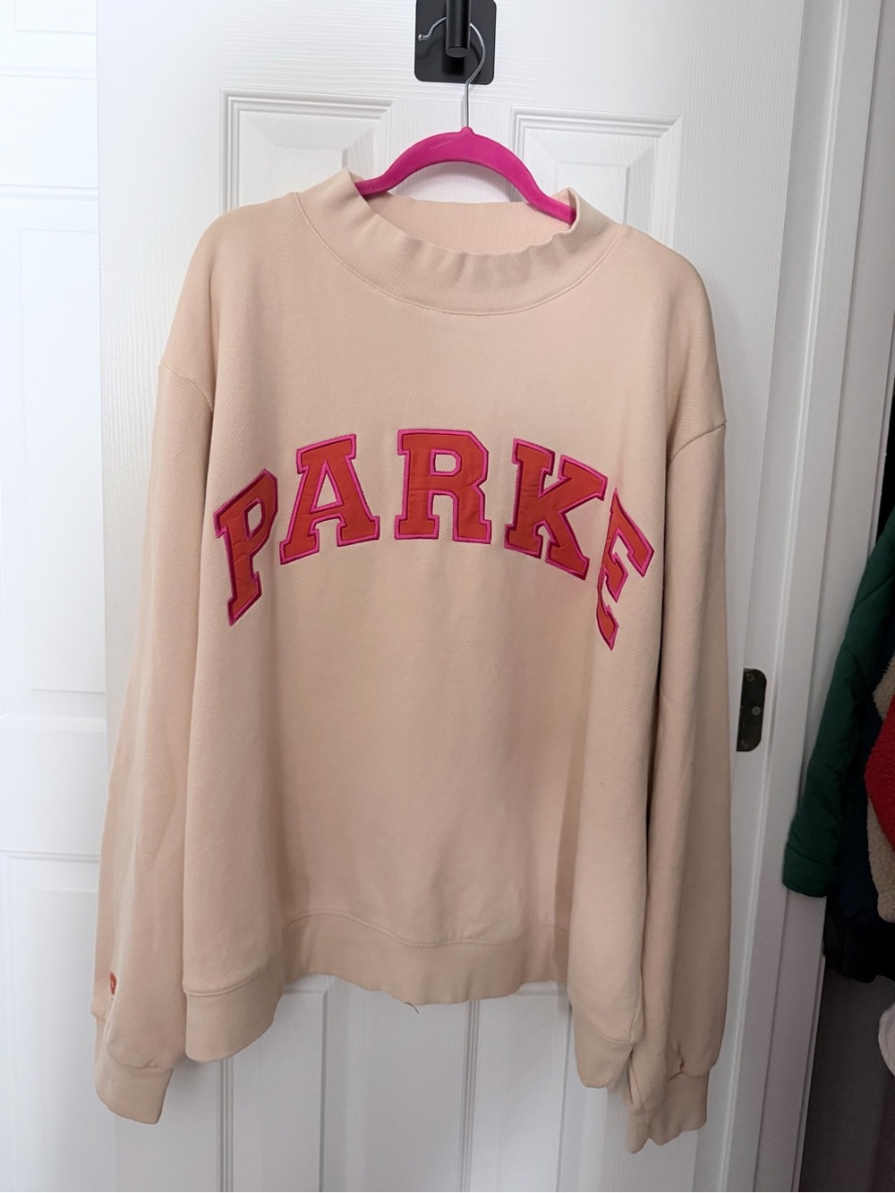 Parke × Dunkin' Varsity
Mockneck - Latte XXL